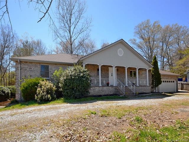 104 Shelly Dr, Hendersonville, NC 28792 - photo 1