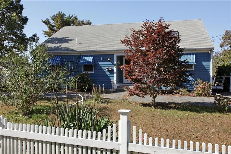 353 Edgewater Dr W, East Falmouth, MA 02536 - photo 1