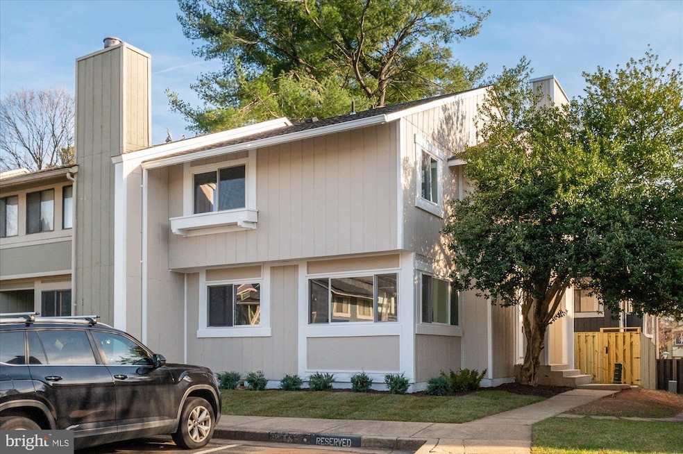 18473 Stone Hollow Dr, Germantown, MD 20874 - photo 1