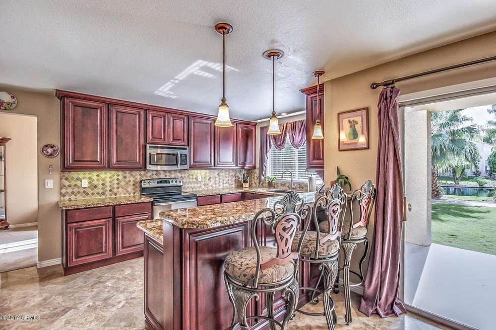 Kitchen (Remodeled in 2013)