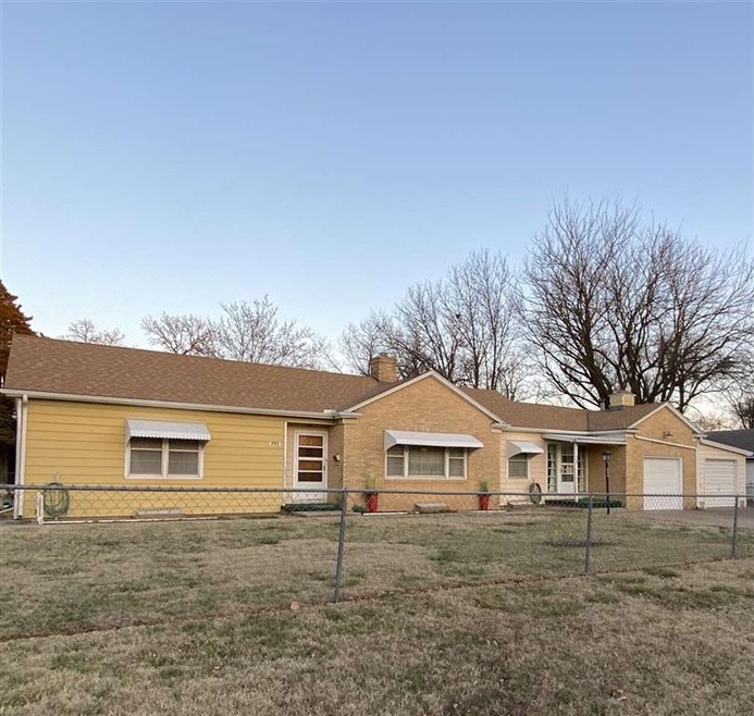 902 S Atchison