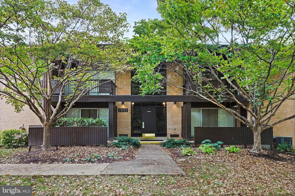 7857 Enola St unit 208, McLean, VA 22102 - photo 1