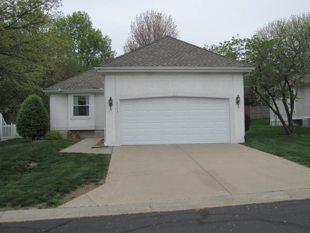 8523 Hauser Ct, Lenexa, KS 66215 - photo 1