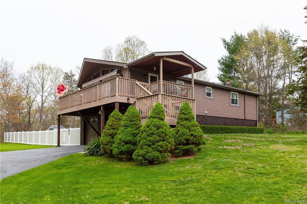 95 Susan Dr, Poughquag, NY 12570 - photo 1