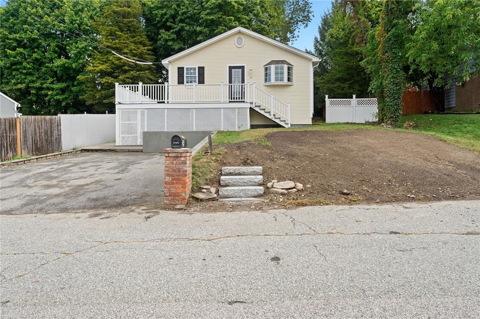 26 Carlton Ave, Warwick, RI 02889 - photo 1