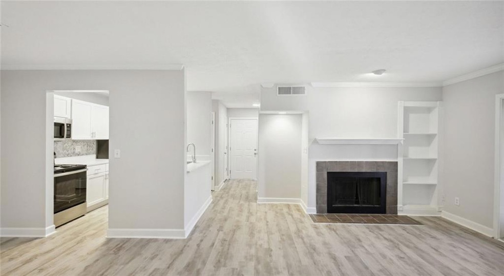 100 Pinhurst Dr unit 125L, Atlanta, GA 30339 - photo 1