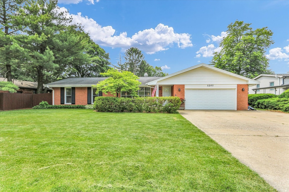 1207 W Kirby Ave, Champaign, IL 61821 - photo 1