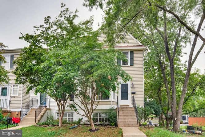 1452 Vineyard Ct, Crofton, MD 21114 - photo 1