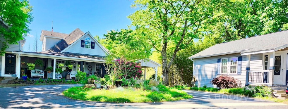 Main house, Apartment & Cottage