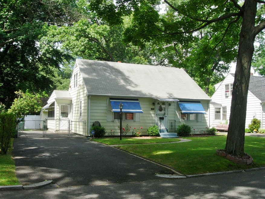 198 Shawmut St, Springfield, MA 01108 - photo 1