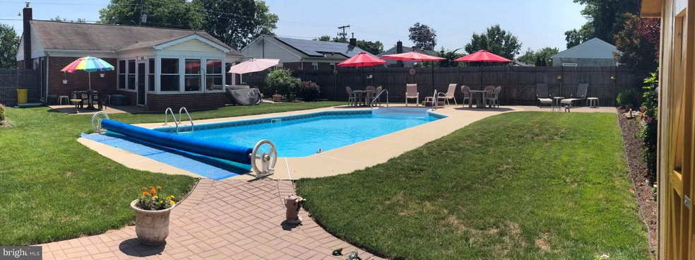 125 E Franklin Ave, Beverly, NJ 08010 - photo 1