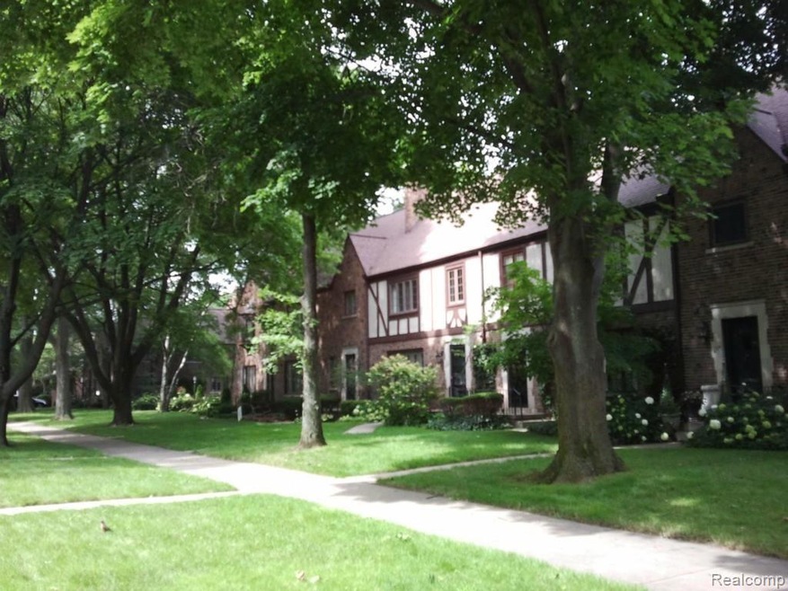 496 St. Clair
