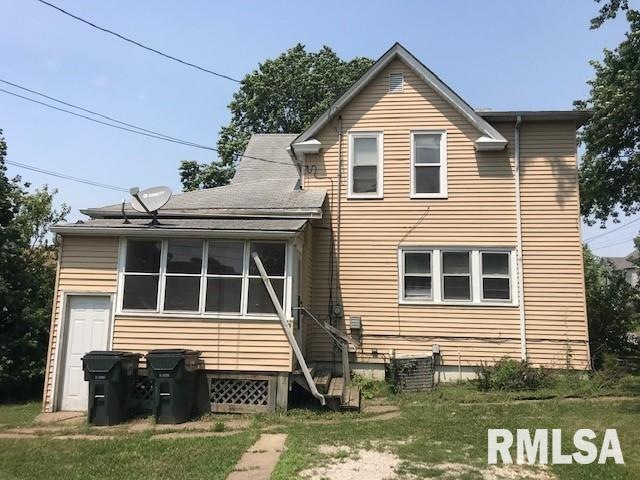 1622 Warren St, Davenport, IA 52804 - photo 1