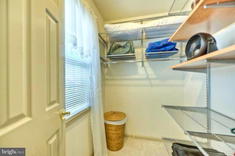 13102 Rounding Run Cir, Herndon, VA 20171 - photo 1