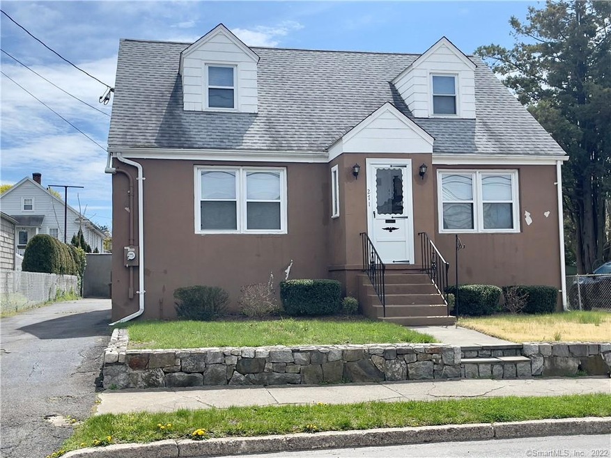 271 Hansen Ave, Bridgeport, CT 06605 - photo 1