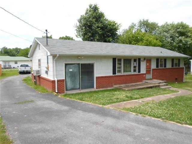 322 Chestnut Dr, Shelbyville, TN 37160 - photo 1