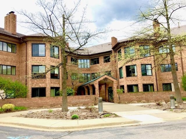 Nature Cove unit 310, Ann Arbor, MI 48104 - photo 1