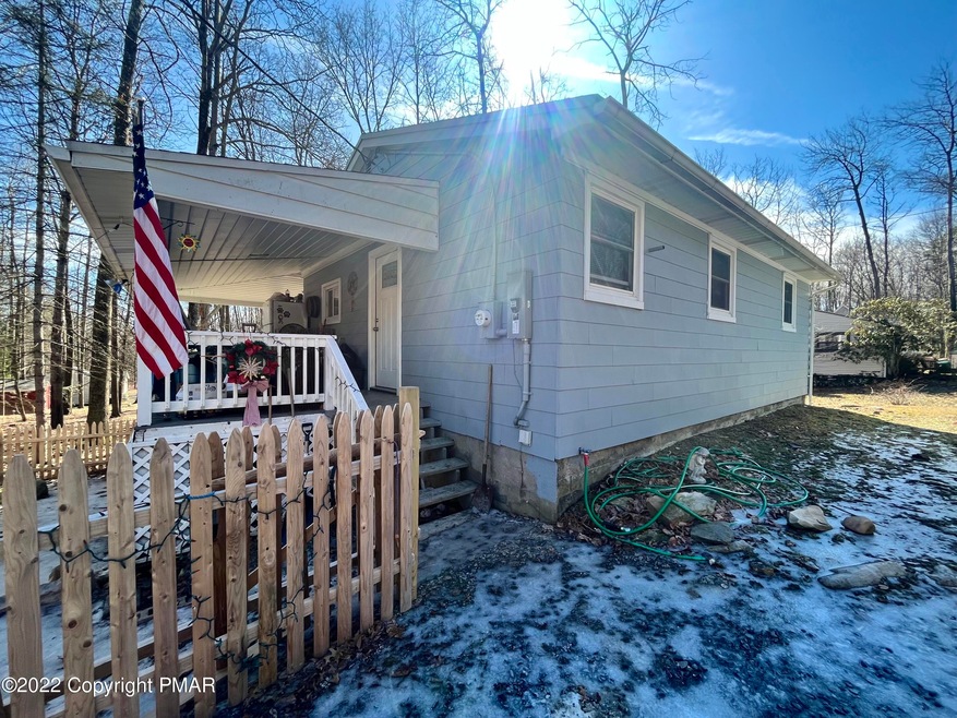 9075 Robinhood Dr, Kunkletown, PA 18058 - photo 1