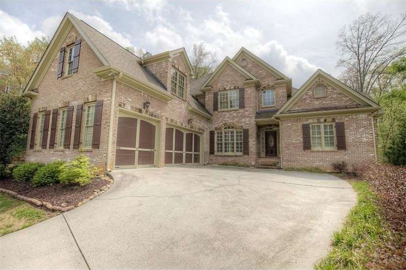 4 Sided Brick House in Lake Sovereign! - 3 Car Gar