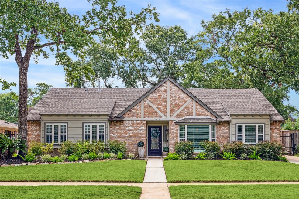 1031 Candlelight Ln, Houston, TX 77018 - photo 1