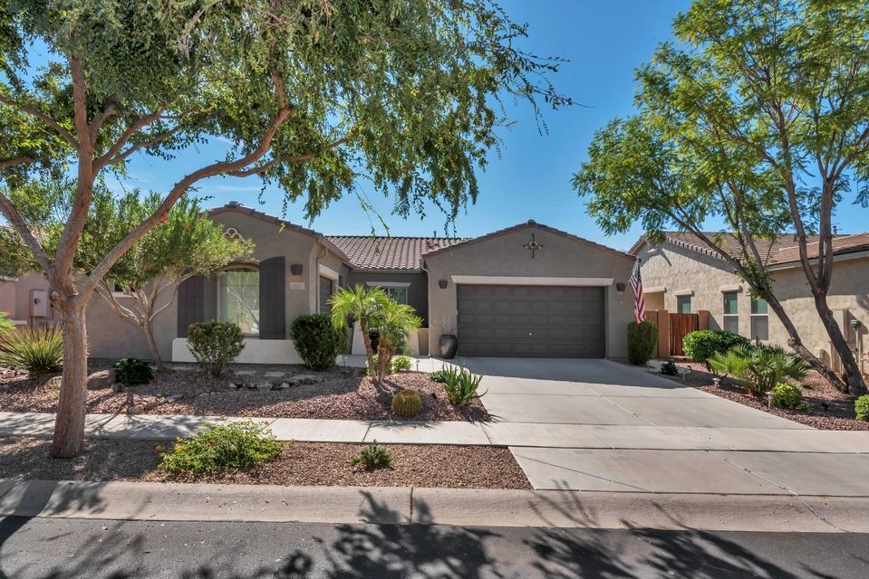 753 E. Torrey Pines Place