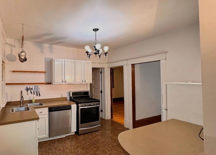 For Rent $1,450/month