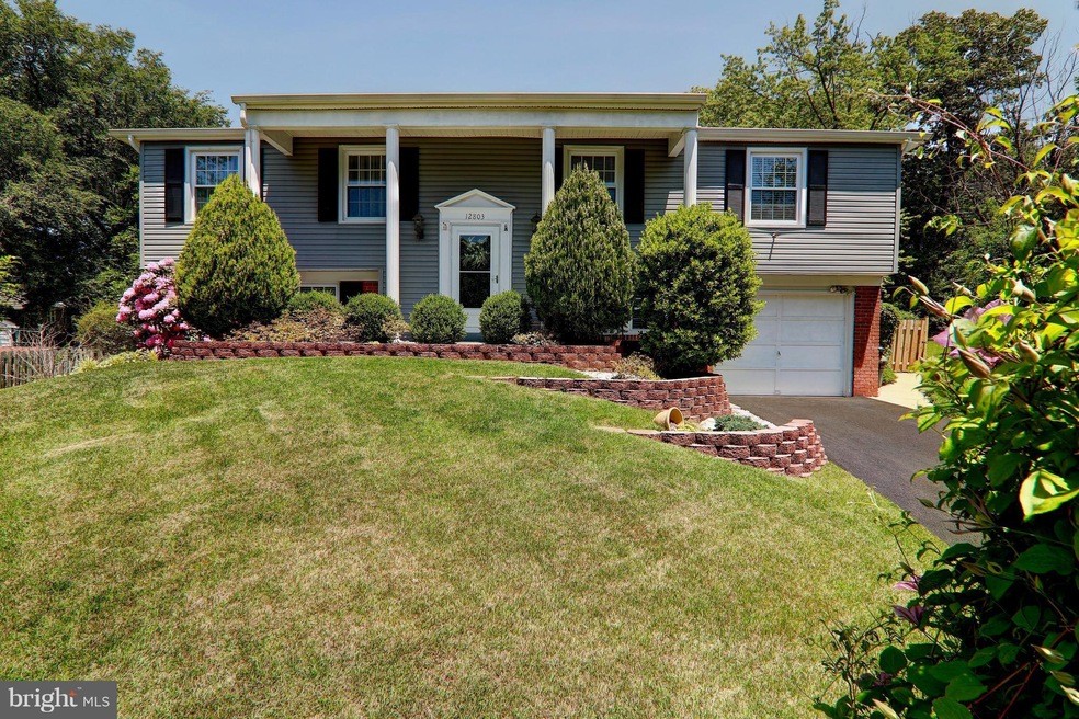 12803 Point Pleasant Dr, Fairfax, VA 22033 - photo 1