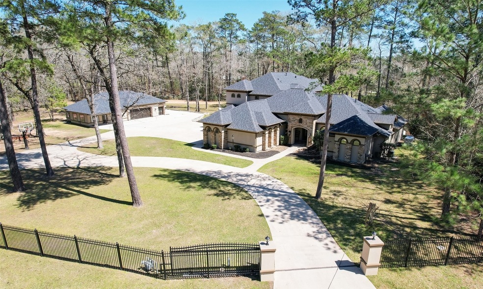 Welcome Home to 36822 Meadow Creek.The sprawling house is located on 2.58 +/- acres & has plenty of room for your large family!