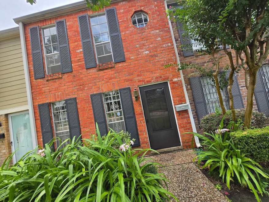 Welcome to 10317 Briar Forest!