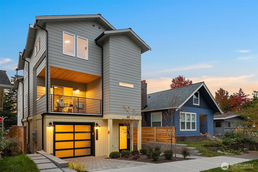 Pending $999,950 • Co-Listing Agent