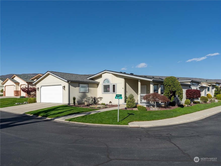 560 Sunday Dr, East Wenatchee, WA 98802 - photo 1