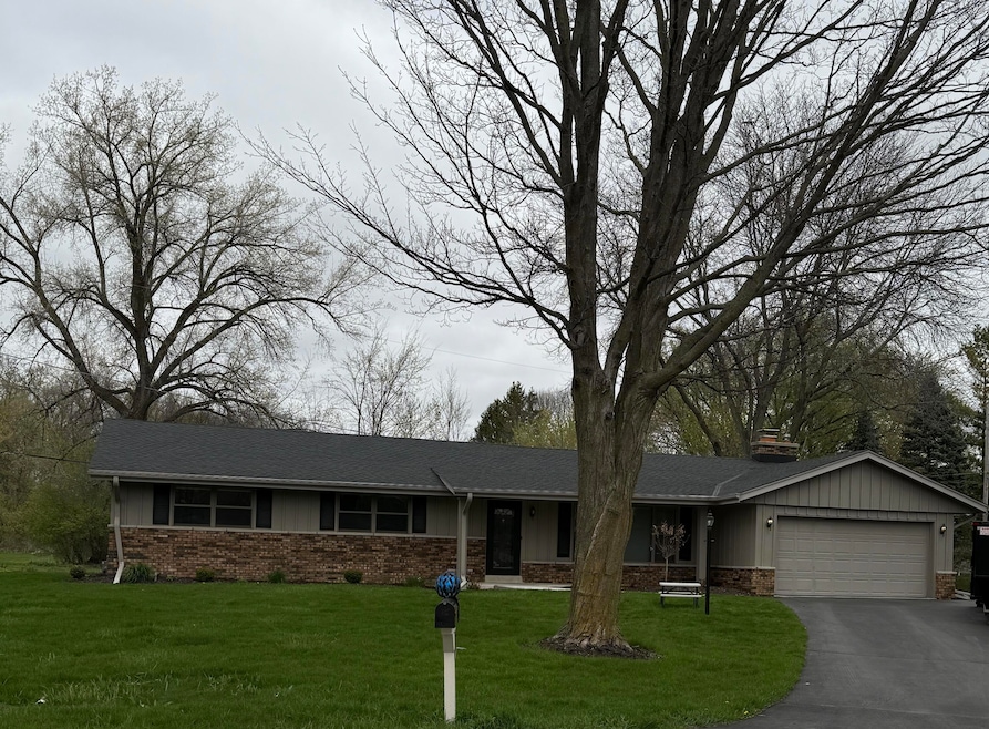 2490 Le Fey Ct, Brookfield, WI 53045 - photo 1