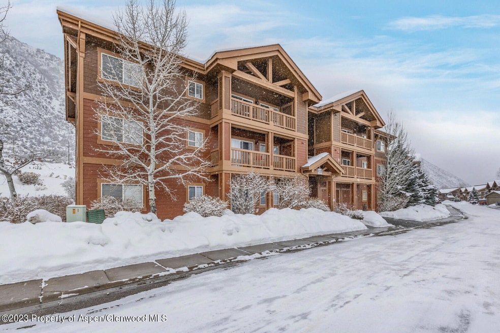 01_560_River_View_Drive_Unit_730001_mls