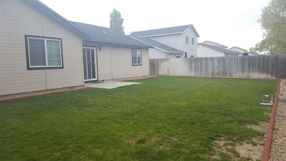 824 W Georgia Ave, Nampa, ID 83686 - photo 1