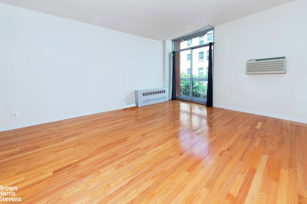 184 Thompson St unit 3F, New York, NY 10012 - photo 1
