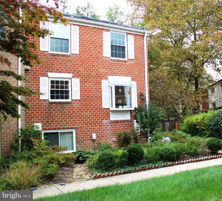 10628 High Beam Ct, Columbia, MD 21044 - photo 1