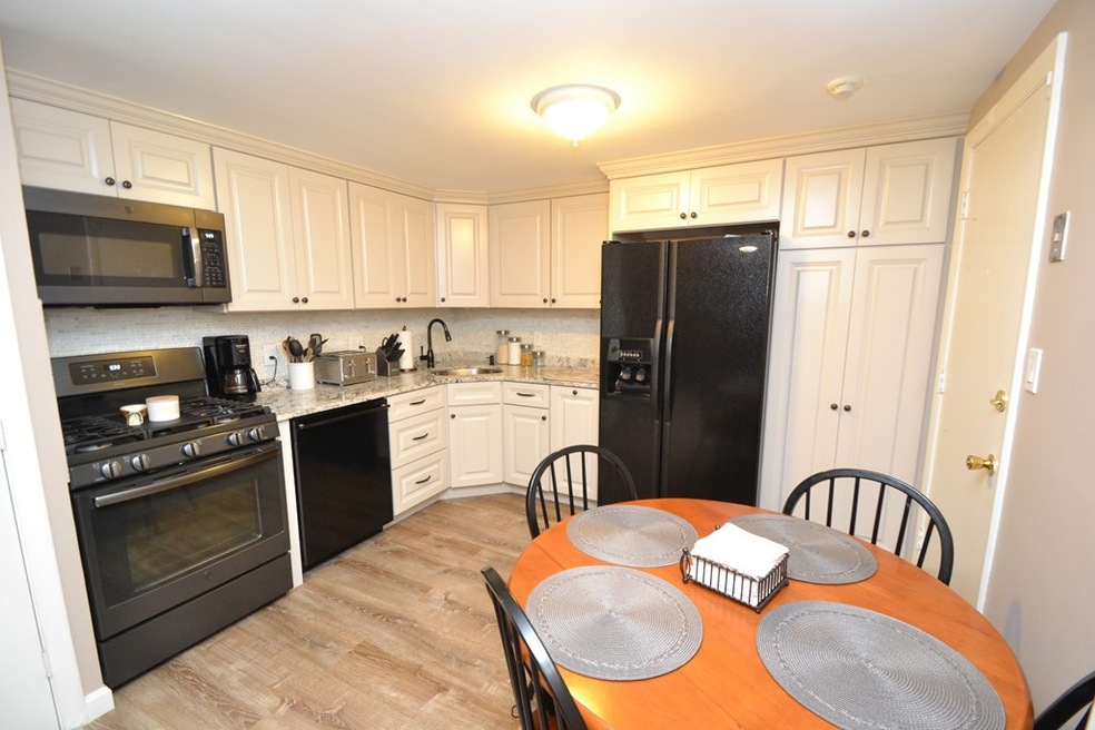 349 Hildreth St unit 13, Lowell, MA 01850 - photo 1