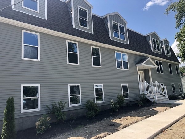 12 1/2 Maple unit 4, Taunton, MA 02780 - photo 1