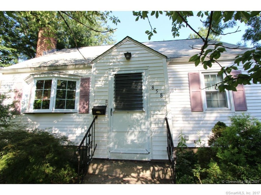 858 Quaker Ln S, West Hartford, CT 06110 - photo 1