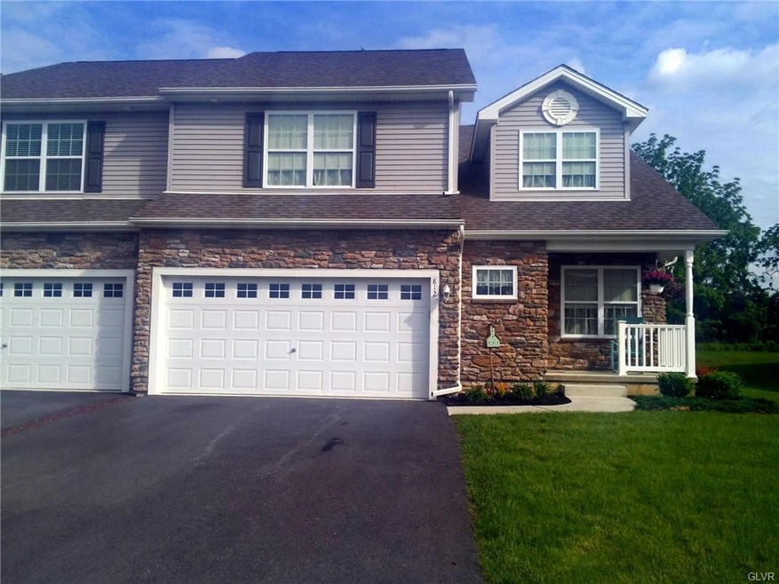 812 S Fork Dr, Easton, PA 18040 - photo 1