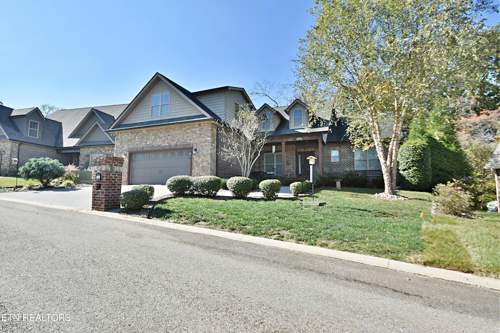 Pending $550,000 • Co-Listing Agent