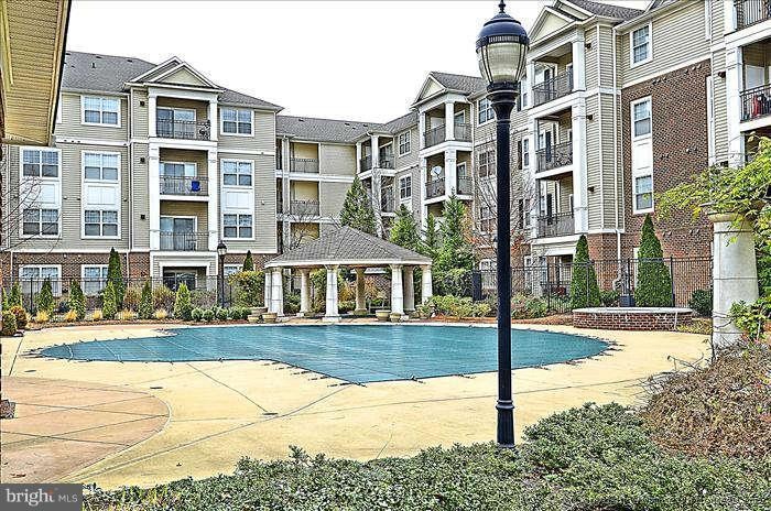 12900 Centre Park Cir unit 306, Herndon, VA 20171 - photo 1