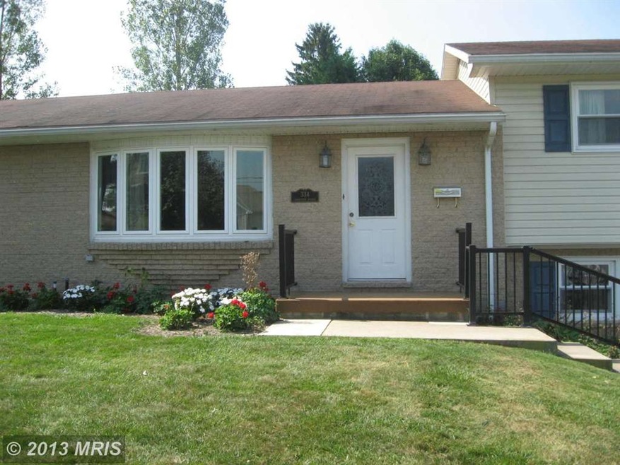 334 Grandview Ave, Waynesboro, PA 17268 - photo 1