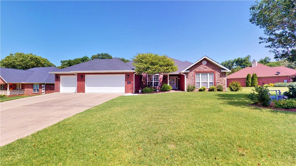 213 SW Tunbridge Dr, Bentonville, AR 72712 - photo 1