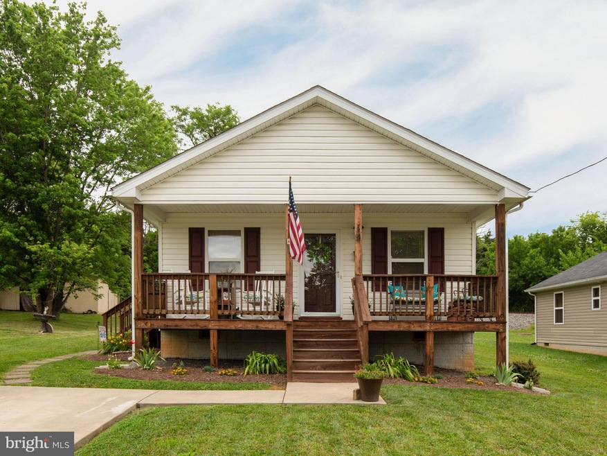 652 Jenkins Ln, Strasburg, VA 22657 - photo 1