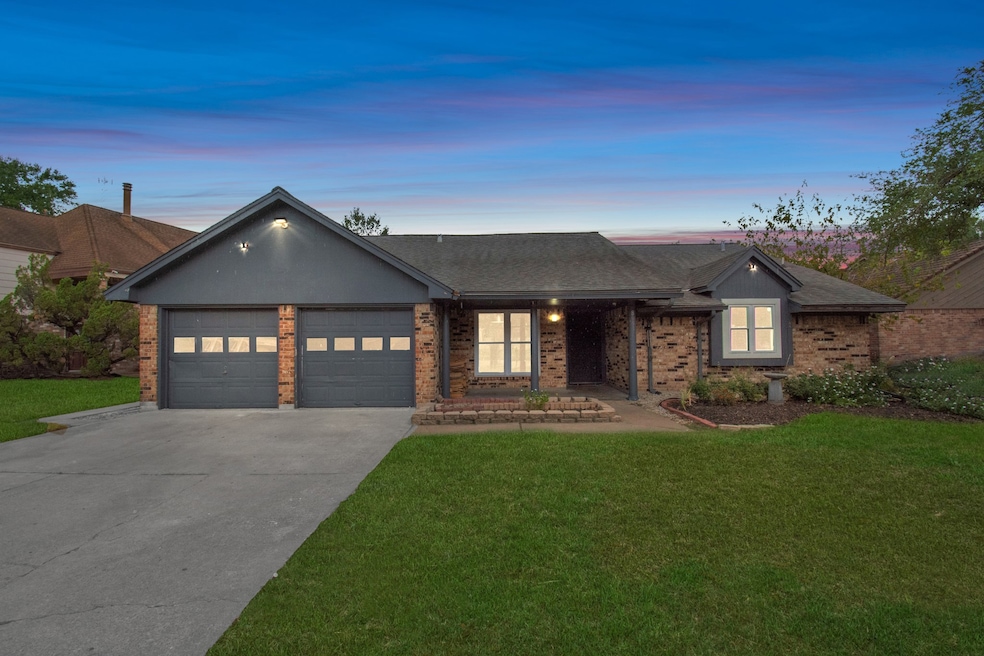 8051 Zimmermann Dr, Houston, TX 77088 - photo 1