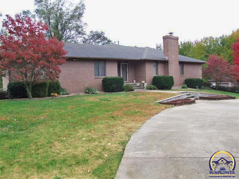 8525 SW 21st St, Topeka, KS 66615 - photo 1