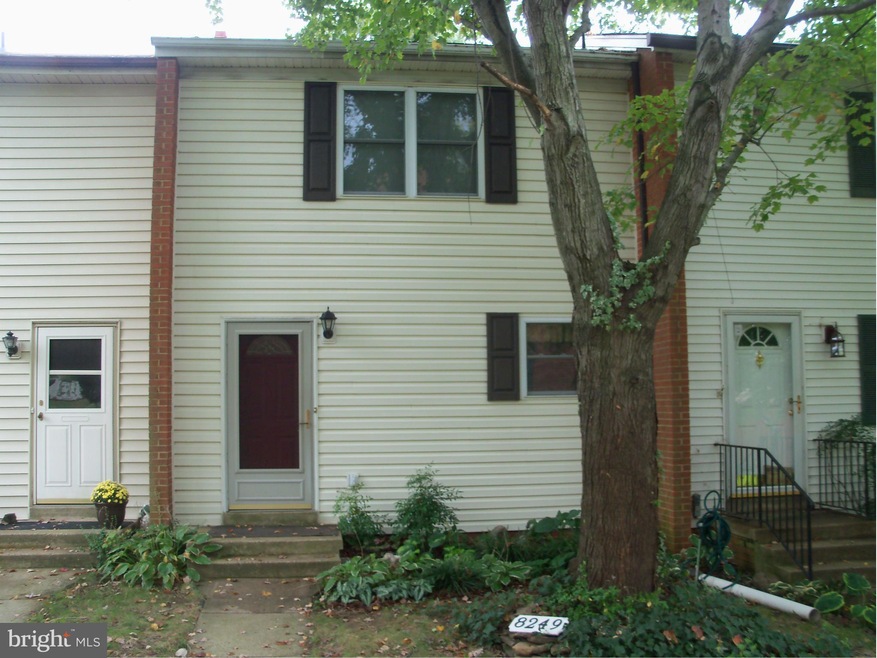 8249 Wycliffe Ct, Manassas, VA 20109 - photo 1