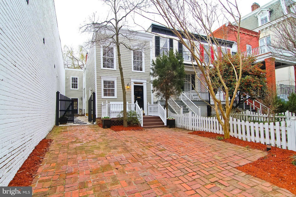 3226 O St NW, Washington, DC 20007 - photo 1