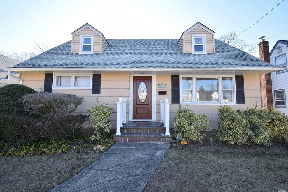 70 E Fenimore St, Valley Stream, NY 11580 - photo 1
